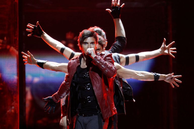 Eric Saade of Sweden performs his song 'Popular' during the Eurovision Song Contest final in Duesseldorf May 14, 2011. REUTERS/Wolfgang Rattay (GERMANY - Tags: ENTERTAINMENT)