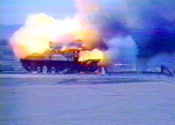 قصف دبابة عراقية بسلاح اليورانيوم المنضب