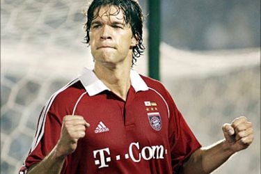 f_FILES - Picture taken 30 July 2005 shows German midfielder Michael Ballack of FC Bayern Munchen reacting after scoring his second goal against Japan's J-League club Jubilo Iwata during the 2nd half of their friendly match at National Stadium. Michael Ballack's agent on 28 February 2006 dismissed a British newspaper report that the captain of Germany had agreed to join English Premiership champions Chelsea. AFP PHOTO/Toru YAMANAKA