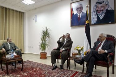 (From L to R) Palestinian Authority President Mahmud Abbas, Palestinian Prime Minister Ismail Haniya, Foreign Minister Mahmud Al-Zahar and Interior Minister Saed Syam meet in Gaza City 06 May 2006