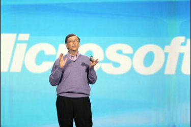 F/Microsoft Chairman Bill Gates gives the pre-show keynote address at the 2008 Consumer Electronics Show (CES), 06 January 2008 in Las Vegas, Nevada. CES, the world's largest annual consumer technology tradeshow, features 2,700 exhibitors displaying their latest products and services to more than 140,000 attendees. The show runs from 07-10 January. AFP PHOTO / ROBYN BECK