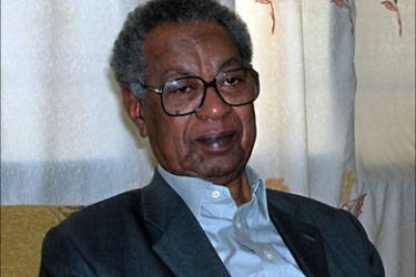 f_An undated file picture shows Sudanese writer Tayeb Salih in Khartoum. Salih, one of the most respected Arab novelists of the 20th century, has died in London where he spent