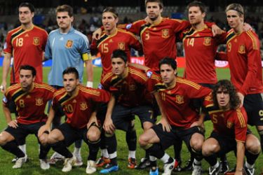 (Top from L) Spanish midfielder Albert Riera, Spanish goalkeeper Iker Casillas, Spanish defender Sergio Ramos, Spanish defender Gerard Pique, Spanish midfielder Xabi