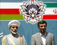 السلطان قابوس (يسار): إيران تعلم أن المواجهة مع أميركا خط أحمر (الفرنسية) 