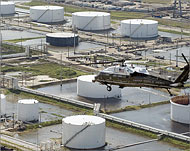 مخزونات النفط الأميركية انخفضت إلى 330.6 مليون برميل (الفرنسية-أرشيف)