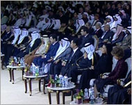 أمير قطر دشن الاحتفالية بحضور 1200 شخصية أبرزها الرئيس السوري