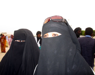 أم أسامة: الأمن مارس تمييزا سافرا ضد النساء المنقبات (الجزيرة نت)