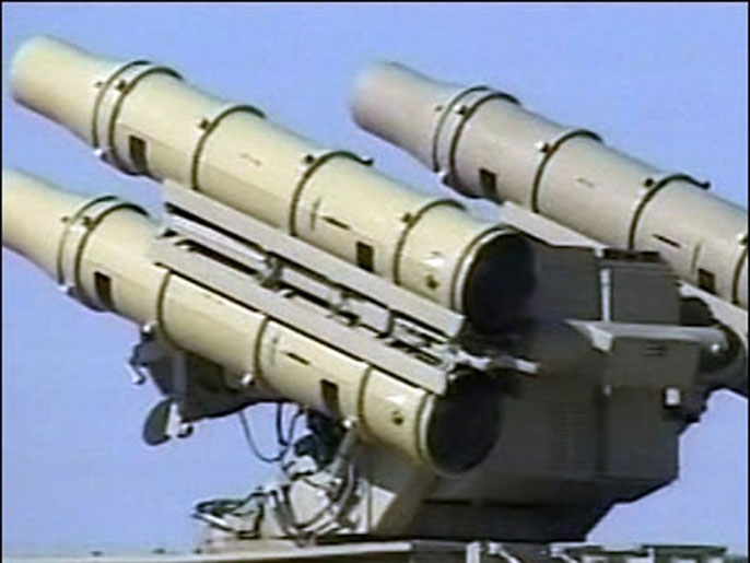 ‪إيران تسعى دائما لتطوير نظام الدفاع الصاروخي‬ (الجزيرة-أرشيف)