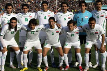 Iraqi national team players pose for a picture before their friendly football match against Syria in Damascus on December 22, 2010 ahead of the AFC Asian Cup 2011. AFP PHOTO/LOUAI BESHARA
