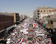  مسيرة مليونية بتعز احتجاجا على مقتل محتجين وإصابة عدد كبير منهم (الجزيرة نت)