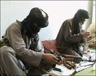 طالبان باكستان تبنت تفجيرات كراتشي (الجزيرة)