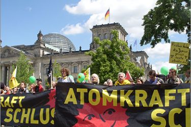 تظاهرة المطالبين بإغلاق المفاعلات النووية . + دراجات برلين0