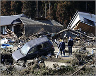 اليابان تقدر تكاليف إعادة البناء بعد كارثة فوكوشيما بنحو 270 مليار دولار 