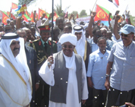 أفورقي (يمين) والبشير وأمير قطر خلال افتتاح الطريق القاري بين السودان وإريتريا  (الجزيرة نت)