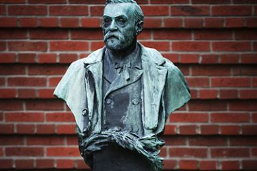 A picture taken on October 3, 2011 shows the statue of Alfred Nobel at the Karolinska Institute in Stockholm. The 2011 Nobel Prize for Medicine is awarded today by the Royal Swedish Academy of Sciences, opening a week of Nobel honours. AFP PHOTO/JONATHAN NACKSTRAND