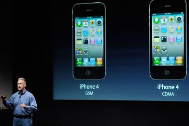 F_Apple's Senior Vice President of Worldwide product marketing Phil Schiller speaks about a dual-mode world phone with a new antenna system to improve call quality during introduction of the new iPhone 4s