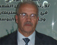 الرئيس السابق لوحدة الاستيطان والجدار بالسلطة الفلسطينية علي عامر (الجزيرة) 