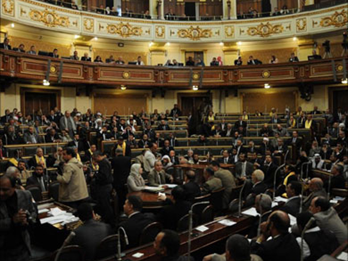 ‪مجلس الشعب سبق أن طالب الحكومة بالاستقالة بعد أن رفض بيانها‬ (الجزيرة-أرشيف)