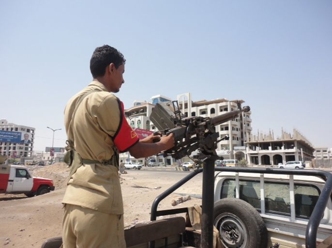 صورة النقطة العسكرية هي لنقطة بمدينة عدن جنوب اليمن - الجزيرة نت