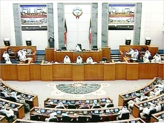 ‪مجلس الأمة أصبح معلقا بعد حل المجلس المنتخب وعدم تمكن المجلس السابق من الانعقاد‬  (الجزيرة-أرشيف)