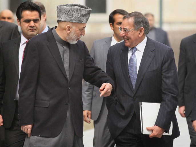 طالبان قالت إن بانيتا (يمين) أخفق في إقناع الهند بلعب دور أكبر في أفغانستان (الفرنسية-أرشيف)