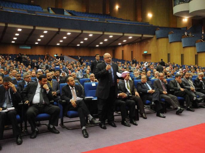 برلمان مصر يبحث تشكيل لجنة الدستور