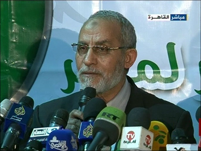 جماعة الإخوان رفضت تدخل المجلس العسكري في لجنة الدستور (الجزيرة-أرشيف)