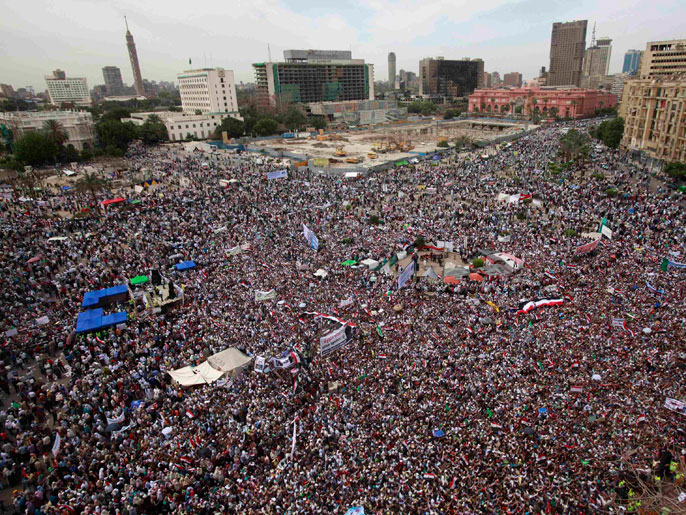 جانب من مظاهرة عارمة في القاهرةضد ترشح سليمان لانتخابات الرئاسة (رويترز)