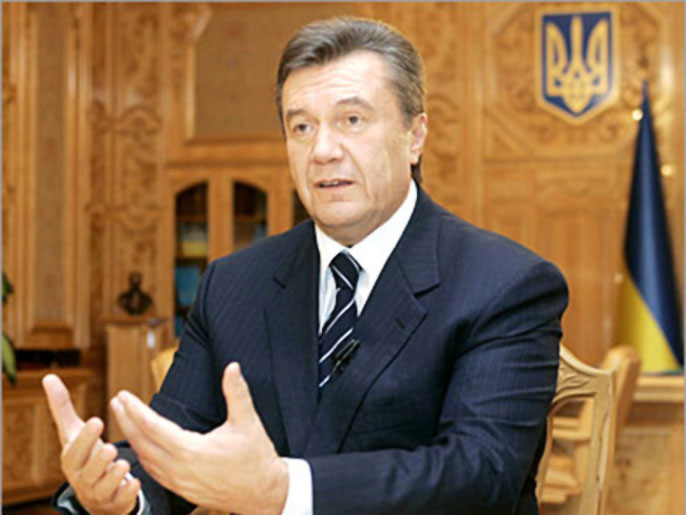‪فيكتور يانكوفيتش تغلب على تيموشينكو في انتخابات الرئاسة عام 2010‬ فيكتور يانكوفيتش تغلب على تيموشينكو في انتخابات الرئاسة عام 2010 (رويترز-أرشيف)