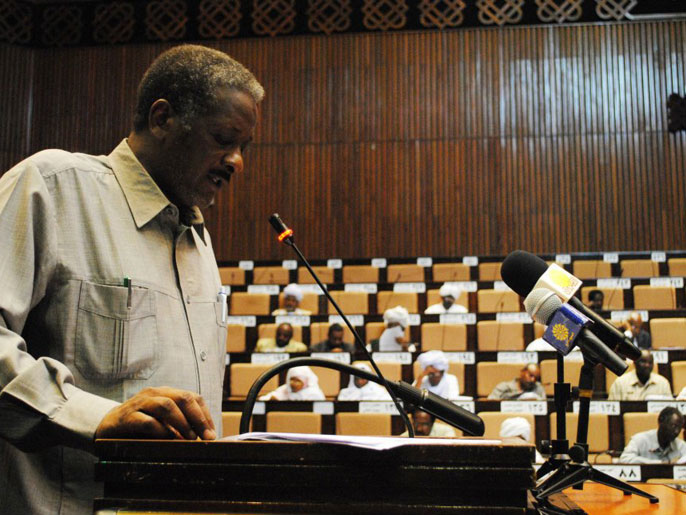 هاجم نواب في البرلمان محمود على كلمته واعتبروها مخيبة لآمال السودانيين (الجزيرة نت)