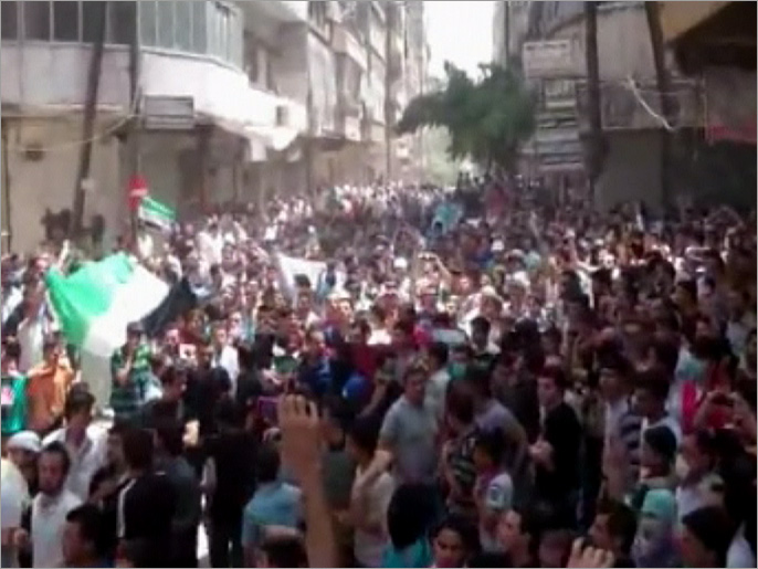 مظاهرات حاشدة في مدن سورية عدة في جمعة الاستعداد التام للنفير العام (الجزيرة)