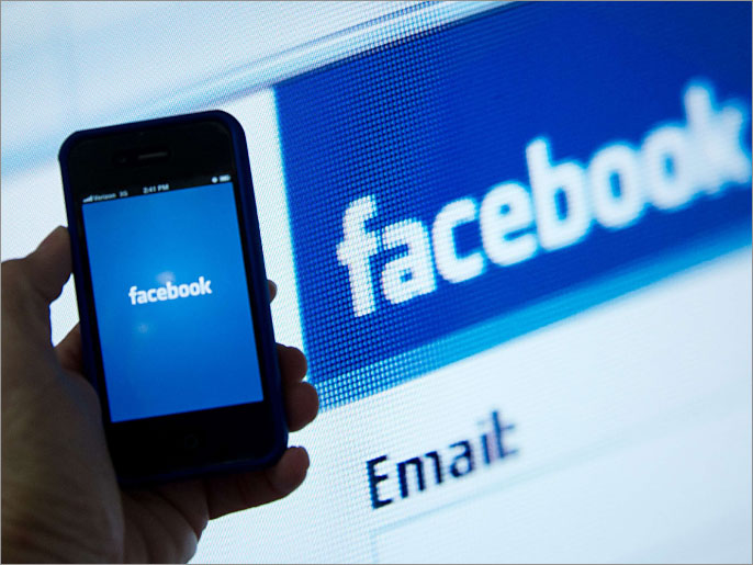 فيسبوك وآيفون شكلا بداية لتوسع هائلفي انتشار المعلومات (الفرنسية-أرشيف)