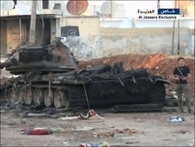 ‪الثوار يعطبون العديد من الدبابات في حلب‬ (الجزيرة)