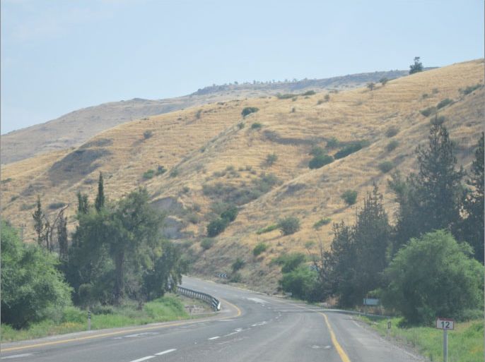 الطريق إلى مرتفعات الجولان من الجهة الشرقية قرب بحيرة طبرية حيث كانت حدود الدولة السورية
