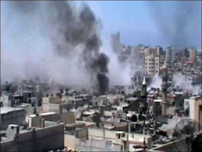 ‪قوات النظام السوري تجدد قصف حمص ودير الزور‬ (الجزيرة)