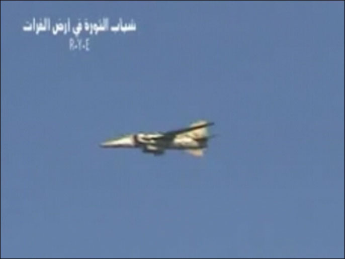 طائرات النظام أغارت على بلدة بصر الحرير في ريف درعا (الجزيرة نت)