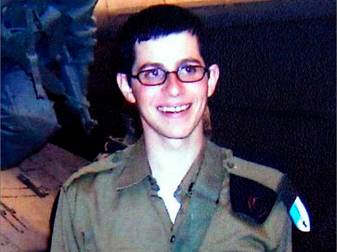 epa01300538 (FILE) An undated family photograph shows Israeli army Corporal Gilad Shalit, who was captured in a daring cross-border raid by Palestinian Hamas militants in 2006. Hamas leader Khaled Meshaal has said on 31 March 2008 that Israeli soldier Gilad Shalit, who was seized in Israel by Palestinian militants in 2006, is alive. In an interview with Britain's Sky News TV, Khaled Meshaal also said that Corporal Shalit was being well treated. Last year, Hamas sent Israel a list of 450 Palestinian prisoners it wanted released in exchange for Cpl Shalit. EPA/FAMILY HANDOUT BEST QUALITY AVAILABLE EDITORIAL USE ONLY