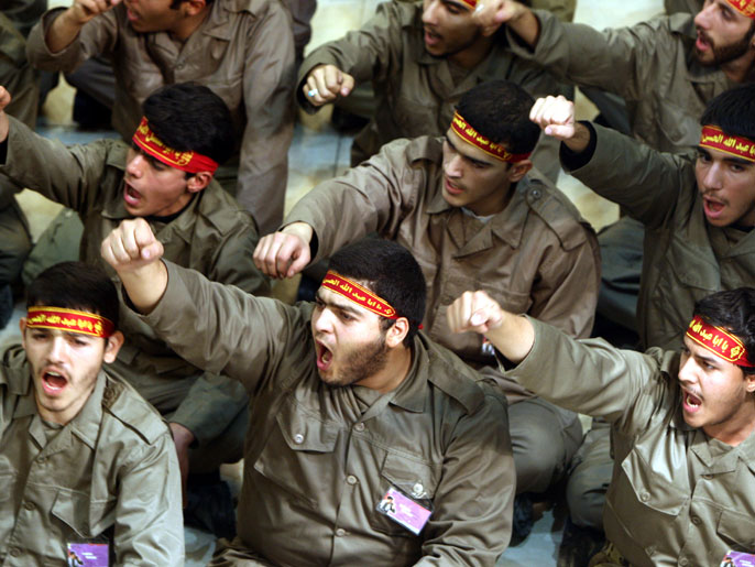 التقرير الغربي يقول إن أفرادا من الحرس الثوري الإيراني يعبرون العراق بشكل شبه يومي إلى سوريا (وكالة الأنباء الأوروبية)