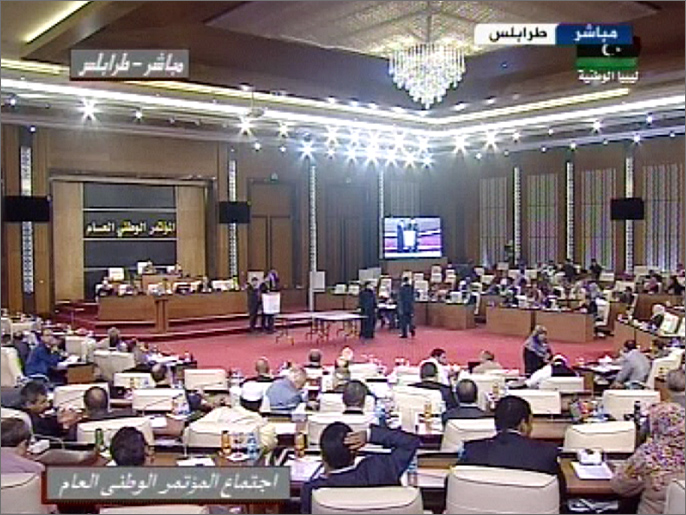 ‪زيدان حصل على أغلبية أصوات المؤتمر الوطني الليبي العام‬ (الجزيرة)