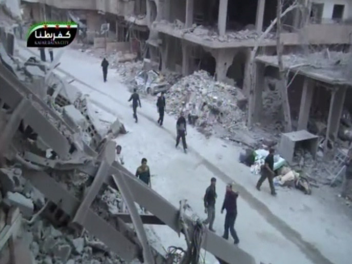 جانب من قصف عنيف على دمشق وريفها (الجزيرة)