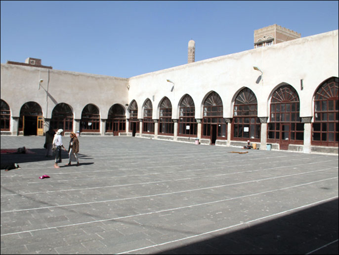 ‪ساحة الجامع الكبير‬ ساحة الجامع الكبير (الجزيرة نت)