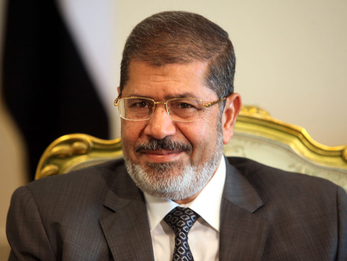 الرئيس مرسي قال إنه سيصدر قرارا سياديا بعرض مسودة الدستور على الشعب (الأوروبية)