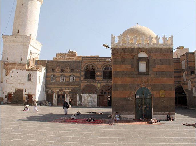 الجامع الكبير بصنعاء القديمة من الداخل - الجامع الكبير بصنعاء أول مسجد باليمن - عبد الحكيم طه-صنعاء