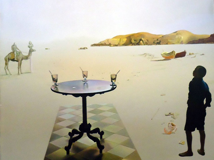 ‪إحدى لوحات الفنان الإسباني سالفدور دالي بالمعرض‬  (الجزيرة نت)