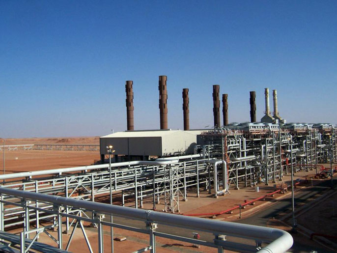 ‪‬ آثار انهيار أسعار النفط بدأت بالظهور سريعا في الجزائر(الفرنسية)