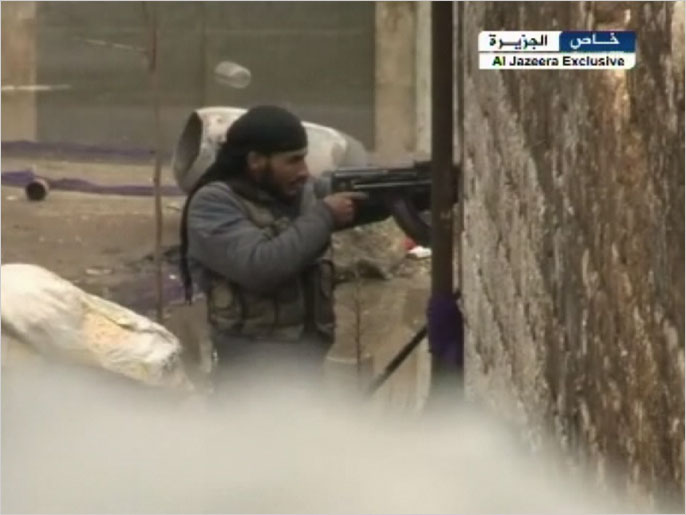 الثوار يخوضون معارك عنيفة ضد الجيش النظامي على محاور عدة في حلب