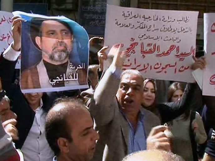 ‪مؤيدو أحمد القبانجي طالبوا السلطات الإيرانية بإطلاق سراحه فورا‬ (الجزيرة)