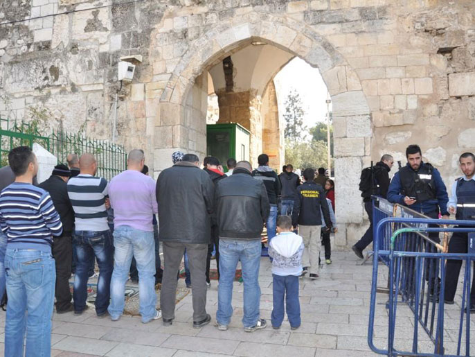 قوات الاحتلال منعت أغلب الفلسطينيين من الصلاة بالمسجد الأقصى (الجزيرة-أرشيف)