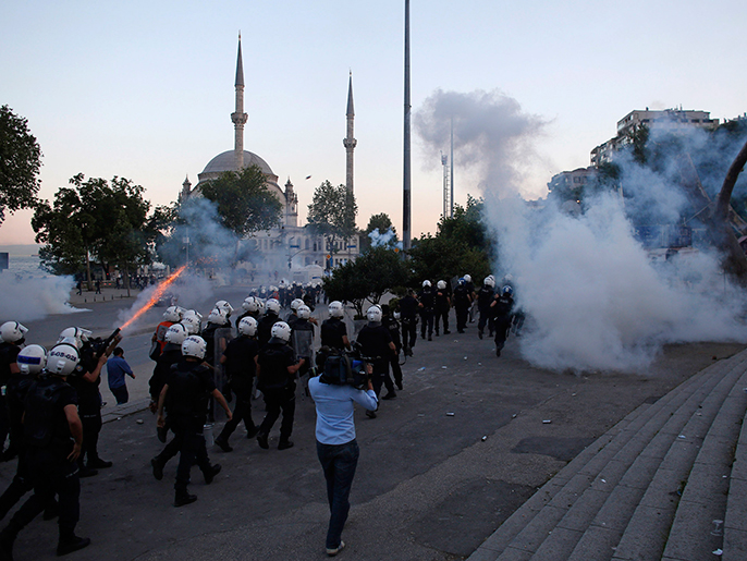 الاحتجاجات كلفت تركيا خسائر داخلية وانتقادات خارجية (رويترز)