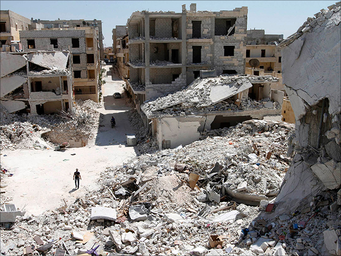 ‪العفو الدولية قالت إن الحرب دمرت مدينة حلب بالكامل‬ (رويترز)